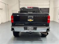 2015 Chevrolet Silverado 3500 4x4 4WD Chevy LTZ Crew Cab / 6.6L DURAMM&M Investment Cars - Gladstone - Image 7