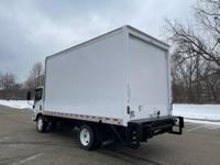 2018 Isuzu NQR 16 Box + Liftgate !!! Chicago - Image 5