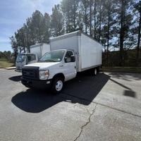 2018 Ford E350 16 Box + Liftgate 96k miles !!! Bronx - Image 3