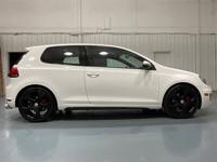 2012 Volkswagen GTI VW Hatchback 2 Dr / 2.0L 4 Cyl Turbo / 6-SPEED MANUAM&M Investment Cars - Gladstone - Image 5