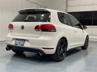 2012 Volkswagen GTI VW Hatchback 2 Dr / 2.0L 4 Cyl Turbo / 6-SPEED MANUAM&M Investment Cars - Gladstone - Image 8