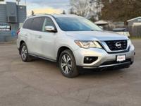 2017 Nissan Pathfinder Sv Salem - Image 2