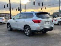 2017 Nissan Pathfinder Sv Salem - Image 6