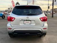 2017 Nissan Pathfinder Sv Salem - Image 7