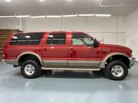 2001 Ford Excursion 4x4 4WD Limited / 7.3L DIESEL / ZERO RUST / NEW TM&M Investment Cars - Gladstone - Image 5