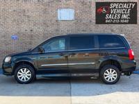 2016 Chrysler Town and Country Handicap Mobility Wheelchair Van Skokie - Image 7