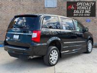 2016 Chrysler Town and Country Handicap Mobility Wheelchair Van Skokie - Image 9
