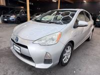 2012 Toyota Prius c Electric Two Hatchback 4D Hatchback PDX Motors - Image 5