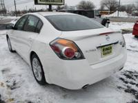 2012 Nissan Altima 3.5 SR *82k LOW MILES* Leather, sunroof, backup cam WE FINANCE BAD CREDIT OR NO CREDIT @ RING Aautosales.com - Image 4