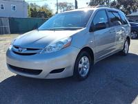 2009 Toyota Sienna LE 7 Passenger 4dr Mini Van long island - Image 4