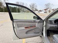 2002 Toyota Camry XLE Glenview - Image 10
