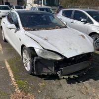 2015 Tesla Model S 85D. Dual Motor. for repair or part out North Portland - Image 5