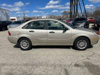 2006 Ford Focus 4dr Sdn ZX4 SES pennsauken - Image 10