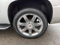 2010 Cadillac Escalade AWD All Wheel Drive Base 4dr SUV SUV Universal Auto Sales - Image 9