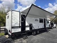2025 Keystone RV COLMAN LEGACY 2900BH + Gator Truck Center of Ocala - Image 4