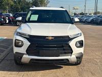 2022 Chevrolet Trail Blazer LT 4x4 4dr SUV - Image 3