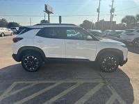 2022 Chevrolet Trail Blazer LT 4x4 4dr SUV - Image 5