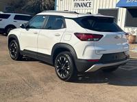 2022 Chevrolet Trail Blazer LT 4x4 4dr SUV - Image 8