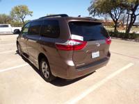 2020 TOYOTA SIENNA HANDICAPPED WHEELCHAIR MOBILITY POWER RAMP VAN Irving, TX - Image 7