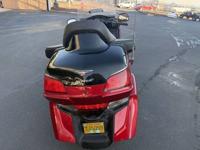 2015 Honda Gold Wing AirbagEZ FINANCING - Image 6