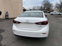 2015 Mazda Mazda3 I SPORT Bensalem - Image 5