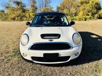 2010 Mini Cooper S 2dr Hatchback _Mini_ _Cooper_ _Coupe_ - Image 6