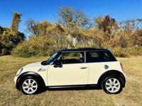 2010 Mini Cooper S 2dr Hatchback _Mini_ _Cooper_ _Coupe_ - Image 8