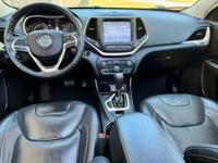 Low miles 2016 Jeep Cherokee Limited V6 Navigation panoramic Sunroof Leather Lawrenceville - Image 3