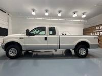2004 Ford F-250 4x4 4WD F250 XLT / 5.4L V8 / NEW TIRES / ONLY 49K MILM&M Investment Cars - Gladstone - Image 4