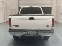 2004 Ford F-250 4x4 4WD F250 XLT / 5.4L V8 / NEW TIRES / ONLY 49K MILM&M Investment Cars - Gladstone - Image 7