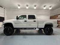 2007 GMC Sierra 2500 4x4 4WD SLT Classic Crew Cab / 6.6L DIESEL / LBZM&M Investment Cars - Gladstone - Image 4