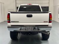 2007 GMC Sierra 2500 4x4 4WD SLT Classic Crew Cab / 6.6L DIESEL / LBZM&M Investment Cars - Gladstone - Image 7