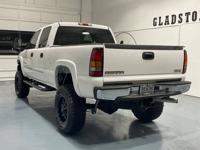 2007 GMC Sierra 2500 4x4 4WD SLT Classic Crew Cab / 6.6L DIESEL / LBZM&M Investment Cars - Gladstone - Image 9
