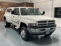 2002 Dodge Ram 3500 4x4 4WD SLT Laramie DUALLY / 5.9l DIESEL / 94K MIM&M Investment Cars - Gladstone - Image 3