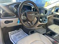 2017 Chrysler Pacifica Touring L Plus WE FINANCE! ALL CREDIT WELCOME! NO DEALER FEES - Image 9