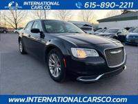2016 Chrysler 300 4dr Sdn Limited RWD Middle TN Blvd. Murfreesboro, TN