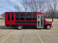 NON-CDL 2016 Ford E-450 Shuttle Bus Kansas City - Image 3