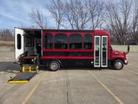 NON-CDL 2016 Ford E-450 Shuttle Bus Kansas City - Image 4