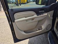 2012 GMC YUKON DENALI 6.2 V-8 CAPTAIN CHAIRS THIRD ROW SEATING NICE NORTH MCALLEN - Image 8