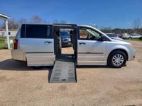 Dodge Grand Caravan Mobility Van with Transfer Seat - Clean Title Angleton - Image 3