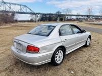 2004 Hyundai Sonata GLS 4dr Sedan _Hyundai_ _Sonata_ _Sedan_ - Image 7