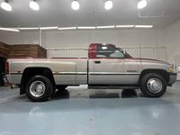 1994 Dodge Ram 3500 Laramie Regular Cab/ DUALLY/ 5.9L DIESEL/92K MILEM&M Investment Cars - Gladstone - Image 5