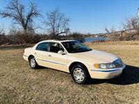 1998 Lincoln Continental Base 4dr Sedan _Lincoln_ _Continental_ _Sedan_ - Image 4