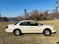 1998 Lincoln Continental Base 4dr Sedan _Lincoln_ _Continental_ _Sedan_ - Image 10