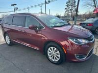 2019 Chrysler Pacifica Touring L Van Dependable Auto Outlet - Image 4