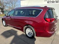 2019 Chrysler Pacifica Touring L Van Dependable Auto Outlet - Image 7