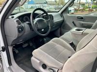 💥CLEAN 2001 Ford F-150 XL 4.6L V8 4X4💥 South Salem - Image 9