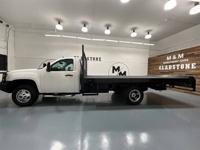 2013 GMC Sierra 3500 4x4 4WD HD SLE Regular Cab / 6.6L DIESEL / DUALLM&M Investment Cars - Gladstone - Image 4
