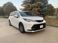 2022 TOYOTA SIENNA XLE Hybrid Save Fuel