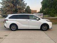 2022 TOYOTA SIENNA XLE Hybrid Save Fuel - Image 3